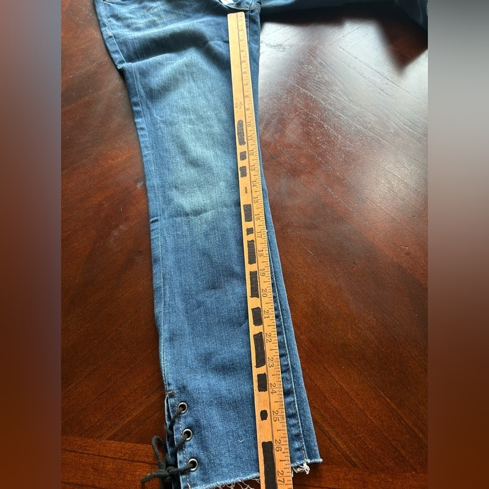 NEW William Rast Distressed Blue Ankle Jeans - Picture 8 of 8